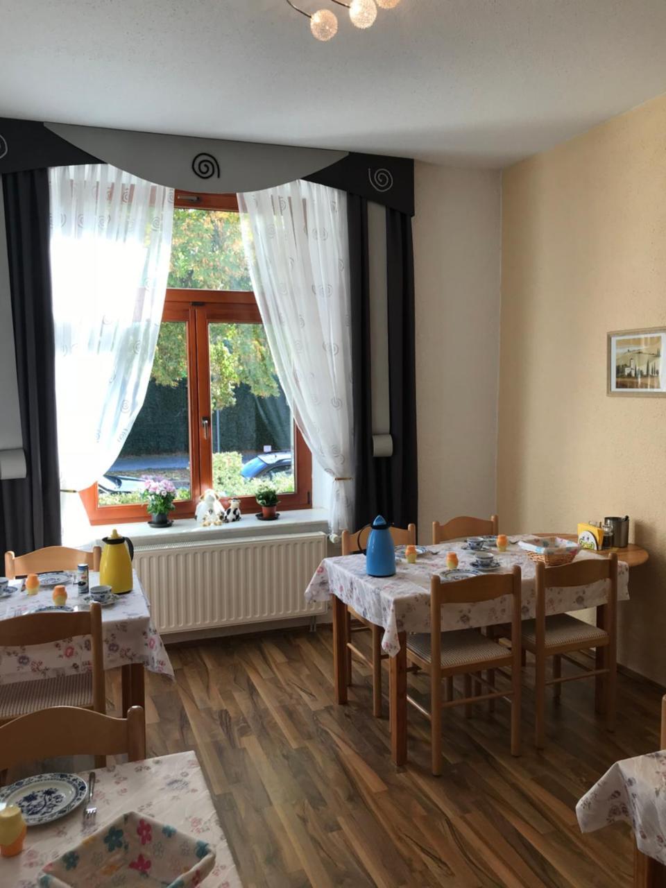 Отель Pension Holzhausen Кведлинбург Экстерьер фото