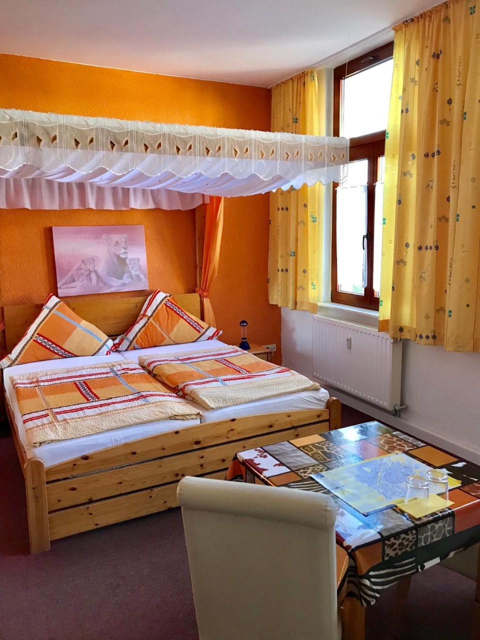 Отель Pension Holzhausen Кведлинбург Экстерьер фото